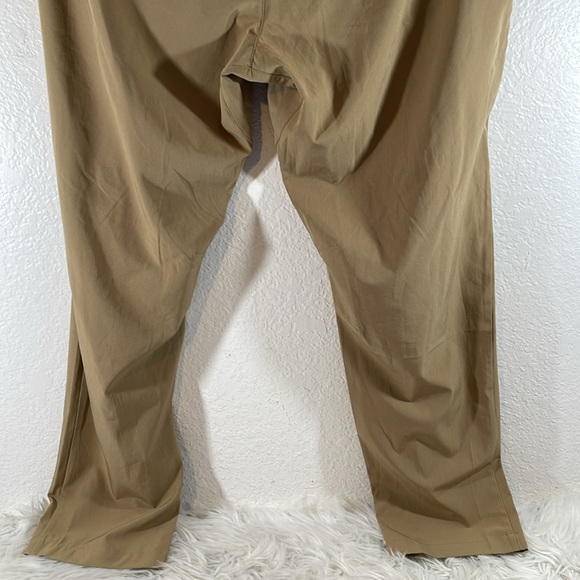 FABLETICS The Only Pant (Slim Fit) Front & Back Pockets Size 38x32 - Picture 10 of 15